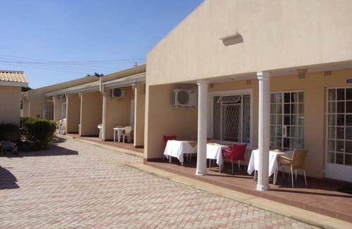 Lusaka Cabin | 44 m² Lodge ∙ 127 guests