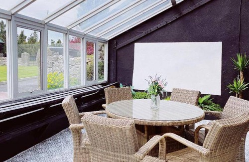 Stradbally Bed & Breakfast | 4400 m² Bed and breakfast ∙ 9 bedrooms ∙ 30 guests