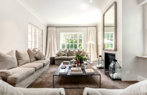 Toorak House | 441 m² House ∙ 4 bedrooms ∙ 7 guests