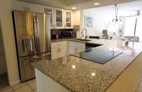 Trailer Estates House | 4411 Shorewalk 15 min to Beach and 5 mins to IMG