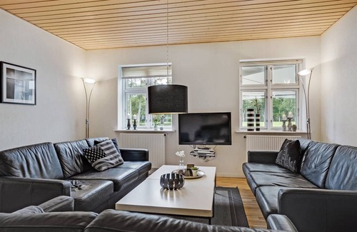 Ulfborg Apartment | 443 m² Apartment ∙ 9 bedrooms ∙ 20 guests