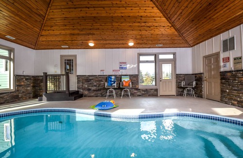 Waterfront Greens House | 444 m² House ∙ 8 bedrooms ∙ 26 guests