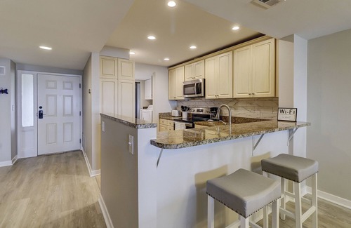 Palmetto Dunes Villa | 449 CAPTAINS WALK -OCEANFRONT Condo with DIRECT POOL and OCEAN VIEWS!