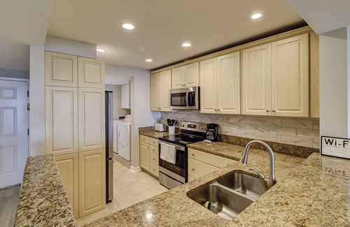 Palmetto Dunes Villa | 449 CAPTAINS WALK -OCEANFRONT Condo with DIRECT POOL and OCEAN VIEWS!