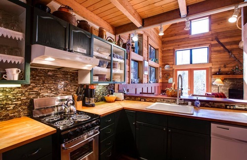 Glacier Cabin | 44MBR - Hot Tub- Pets Ok - WiFi - BBQ - Sleeps 6 by RedAwning
