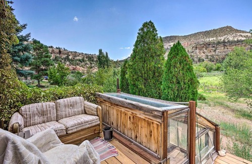 Paradox House | 45-Acre Paradox Sanctuary with Grill and Decks!
