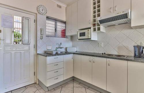 Mouille Point Apartment | 45 m² Apartment ∙ 1 bedroom ∙ 2 guests