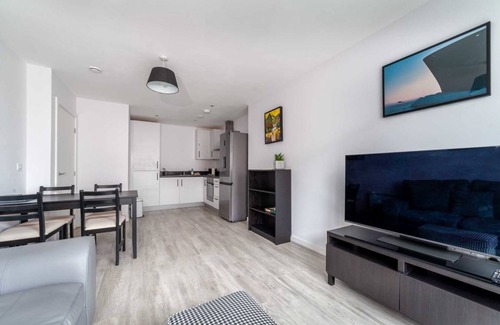 London Borough of Hounslow Apartment | 45 m² Apartment ∙ 1 bedroom ∙ 2 guests