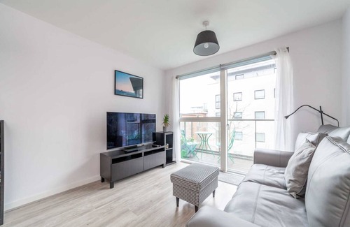 London Borough of Hounslow Apartment | 45 m² Apartment ∙ 1 bedroom ∙ 2 guests