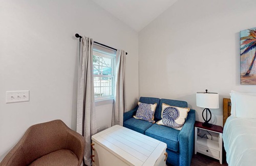 The Pines Condo | 45 m² Condo ∙ 1 bedroom ∙ 4 guests