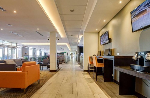 Pudahuel Hotel | 45 m² Hotel ∙ 127 guests