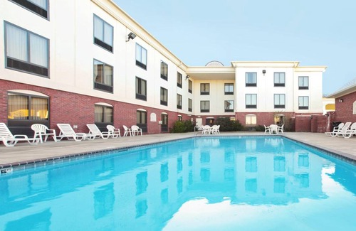Pine Bluff Hotel | 45 m² Hotel ∙ 127 guests