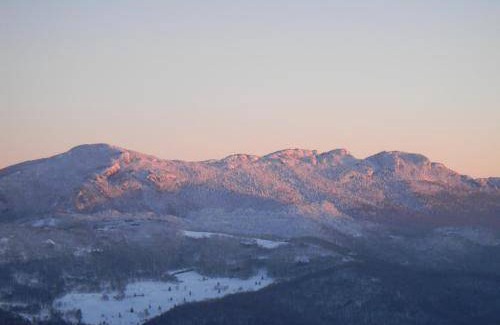 Beech Mountain Hotel | 45 m² Hotel ∙ 5 guests