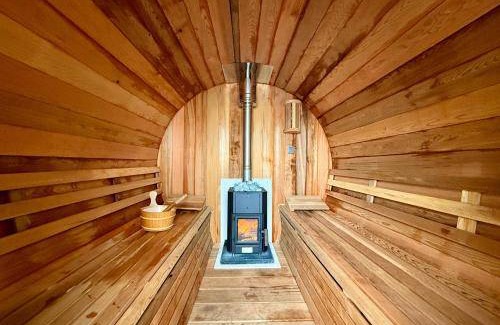 Baambrugse Zuwe Boat Rental | 45 m² Houseboat ∙ 2 bedrooms ∙ 6 guests