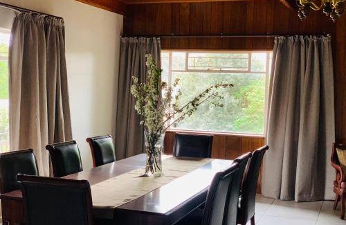 Tulbagh House | 450 m² House ∙ 3 bedrooms ∙ 10 guests