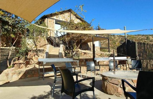 Hartbeespoort Cabin | 450 m² Lodge ∙ 9 bedrooms ∙ 18 guests