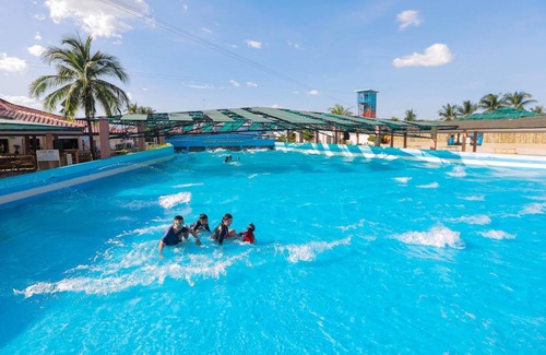 Subic Resort | 450 m² Resort ∙ 6 bedrooms ∙ 127 guests