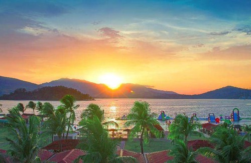 Subic Resort | 450 m² Resort ∙ 6 bedrooms ∙ 127 guests