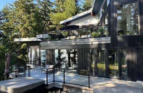 Bowen Island Villa | 450 m² Villa ∙ 3 bedrooms ∙ 6 guests