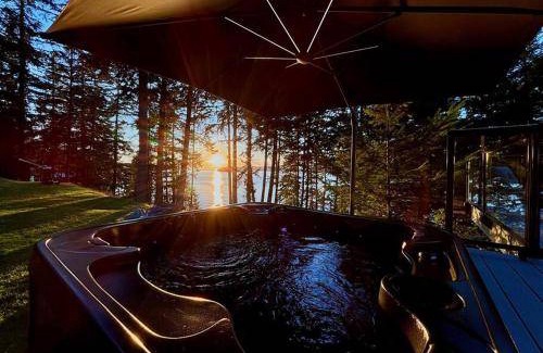 Bowen Island Villa | 450 m² Villa ∙ 3 bedrooms ∙ 6 guests