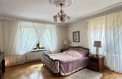 Lesznowola Villa | 450 m² Villa ∙ 5 bedrooms ∙ 10 guests