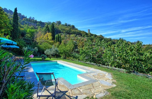 Cortona Villa | 450 m² Villa ∙ 6 bedrooms ∙ 12 guests