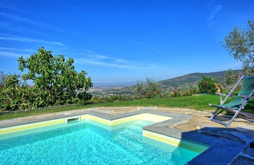 Cortona Villa | 450 m² Villa ∙ 6 bedrooms ∙ 12 guests