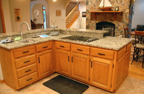 Manson House | 4500sf Gorgeous Lake House on Main Lake Channel with private dock and Hot tub.