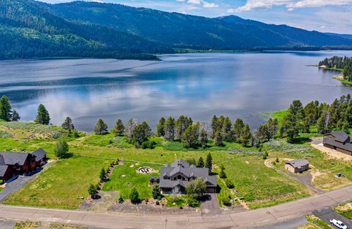 Tamarack Resort House | 455 m² House ∙ 4 bedrooms ∙ 12 guests