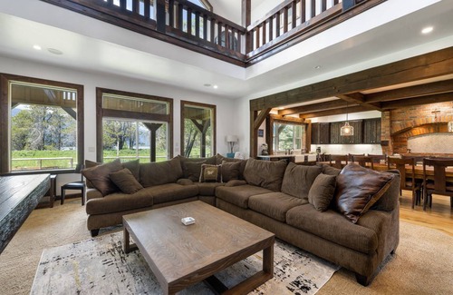 Tamarack Resort House | 455 m² House ∙ 4 bedrooms ∙ 12 guests