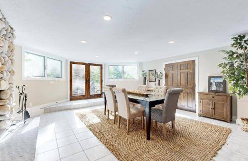 Lagoon Heights House | 455 m² House ∙ 4 bedrooms ∙ 9 guests