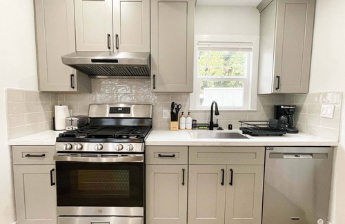 San Jose House | 456C - SanJose Downtown 1b Home new Remolded/WIFI/Parking