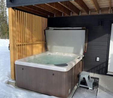 East Kootenay Apartment | 4595 Alpine Way by StayIn