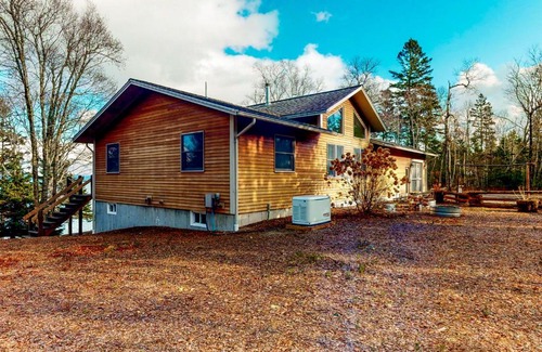Perry House | 45th Parallel Oceanfront