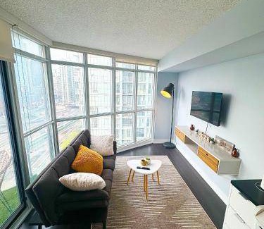 Humber Bay Shores Apartment | 46 m² Apartment ∙ 1 bedroom ∙ 2 guests