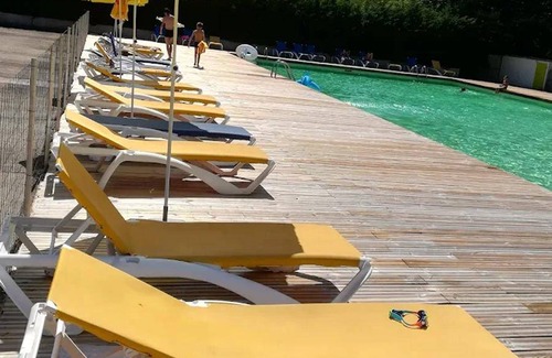 Monceaux-sur-Dordogne Ski Chalet | 46 m² Chalet ∙ 2 bedrooms ∙ 6 guests