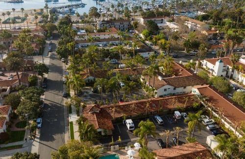 West Beach House | 46 m² Motel ∙ 2 bedrooms ∙ 127 guests