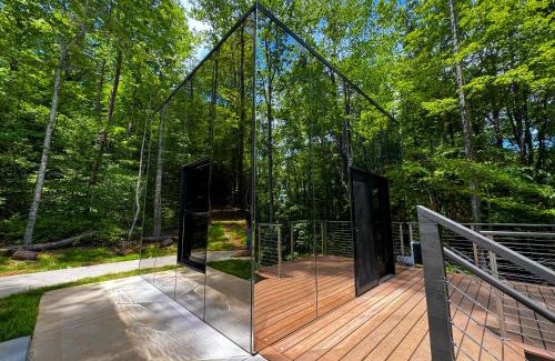 Balsam Grove House | 460 Reflections Mirror Cabin