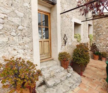 Chateauneuf-Villevieille Villa | #47 17th Century House Pool, Parking, Sauna, Pétanque, BBQ