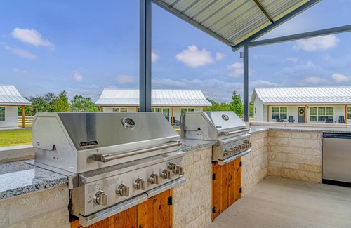 Fredericksburg Cottage | 47 m² Cabin ∙ 2 bedrooms ∙ 4 guests