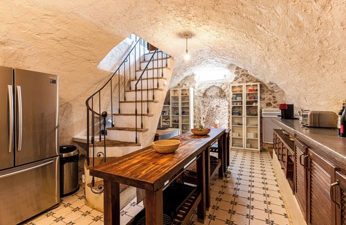Chateauneuf-Villevieille House | #47 Maison XVII/Pool, parking, sauna, pétanque, BBQ