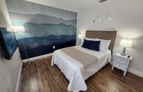 Lake Berkley House | 4709 - 3BD/2BA Private Pool/Cinema