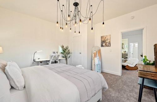 San Jose Apartment | 475 Unit 3 Stunning Private 1B unit Kingsize bed &sofa bed AC