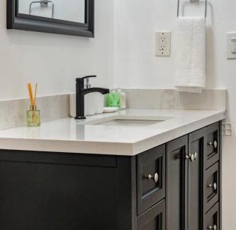 San Jose Apartment | 475 Unit 3 Stunning Private 1B unit Kingsize bed &sofa bed AC