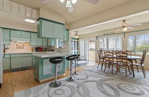 El Granada House | 477) Close drive to San Francisco!