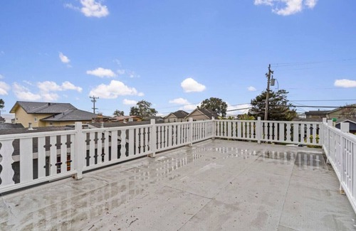 El Granada House | 477) Close drive to San Francisco!