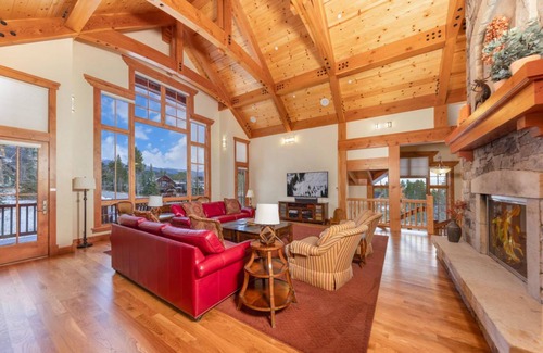 Timber Trail House | 477 m² House ∙ 5 bedrooms ∙ 14 guests