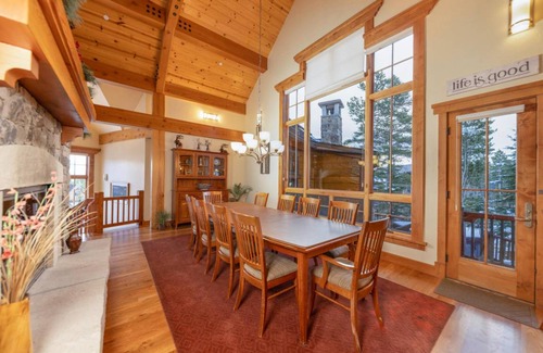 Timber Trail House | 477 m² House ∙ 5 bedrooms ∙ 14 guests