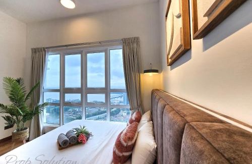 Central District Apartment | 47F Cozy Central City Suite JB CIQ 5-6 Pax