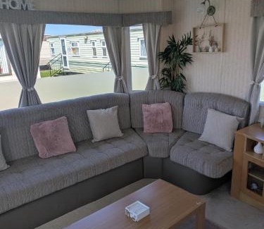 Ingoldmells House | 48-3 Coral beach 8 berth 3 bedrooms lead person must be over 30